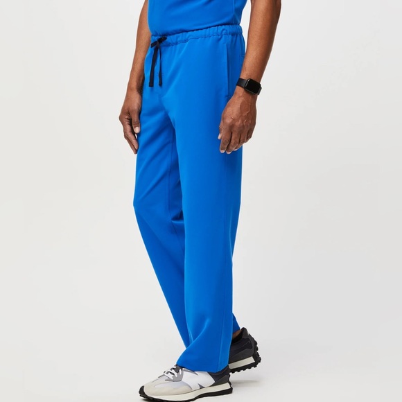 Figs Pisco Basic Men’s Scrubs in Royal Blue. Size L (Regular Length) - Picture 1 of 12